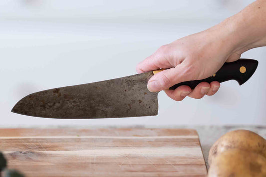 Hvordan holder japanske kokker knivene sine? En introduksjon til grep og teknikk