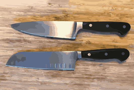 Hva er forskjellen mellom en kokkekniv og Santoku?