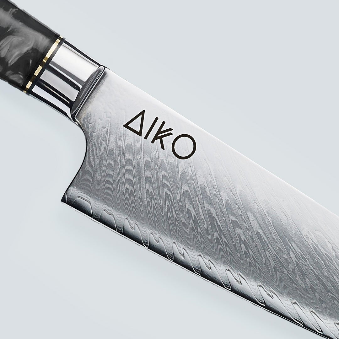 Aiko Black (あいこ, アイコ) Damaskus stålkniv med farget svart harpikshåndtak