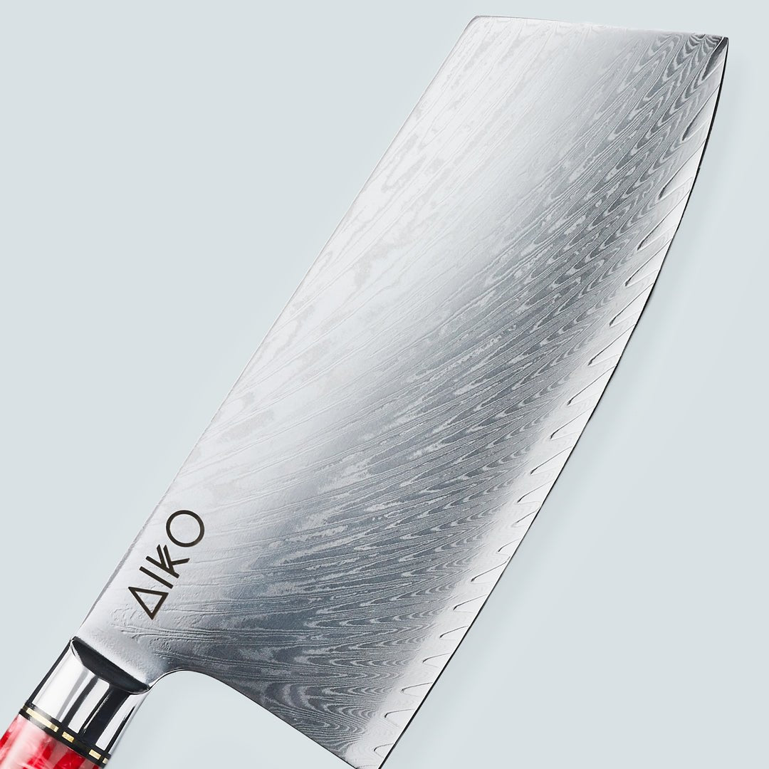 Aiko rød (あいこ, アイコ) Damaskus stålkniv med farget rød harpikshåndtak