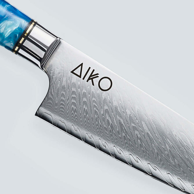 Aiko blå Damaskus stålkniv med farget blått harpikshåndtak