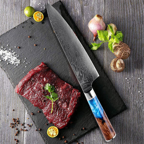Gyuto Damaskus stålkniv med farget blått harpikshåndtak